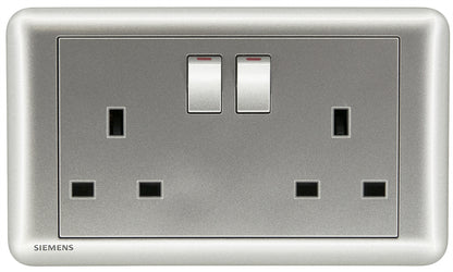 DELTA®seata - 13A Twin Gang Switched Socket with Indicator